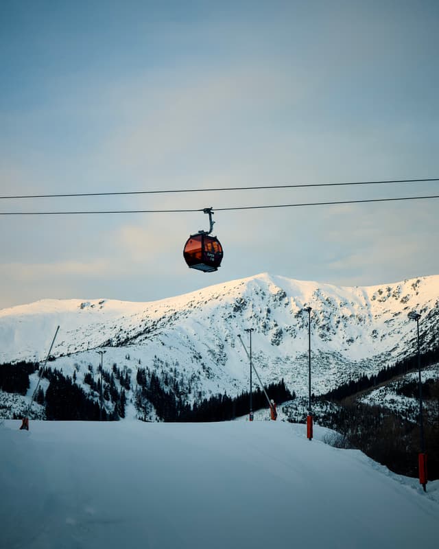 Cabel Car - Jasná, Slovakia — Photography by Peter Neupauer (@peterneupauer) Cabel Car - Jasná, Slovakia — Photography by Peter Neupauer (@peterneupauer)