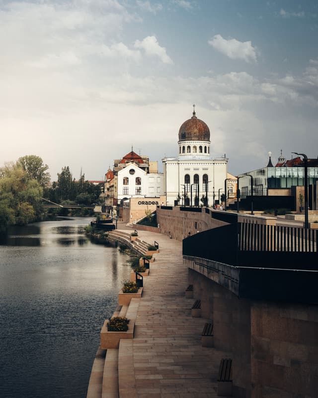 Zion Neolog Synagogue - Oradea, Romania — Photography by Peter Neupauer (@peterneupauer) Zion Neolog Synagogue - Oradea, Romania — Photography by Peter Neupauer (@peterneupauer)